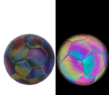 Glow-Fußball: Das ultimative Outdoor-Spielzeug