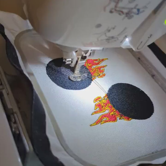 Gesticktes Patch nach Wunschmotiv - Bis zu 10 x 10 cm Anime/ Einschulung / Schultüte zum Bügeln oder Klett