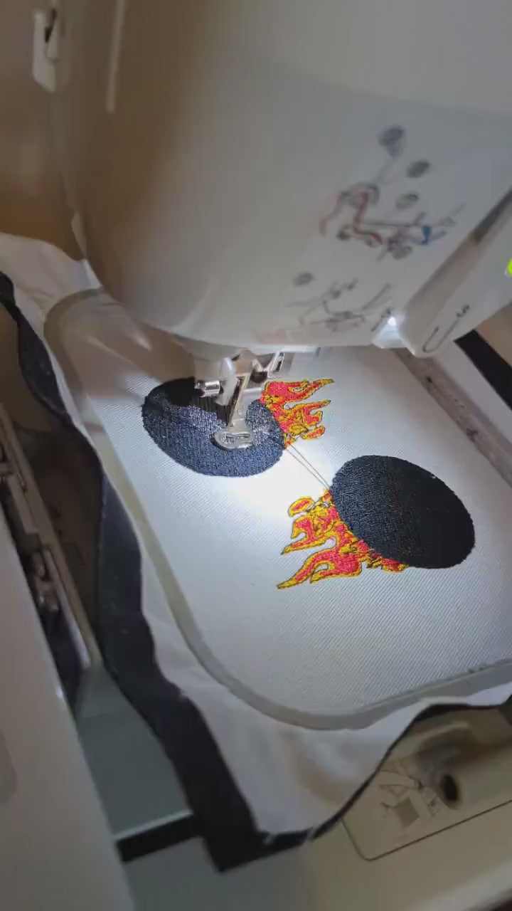 Gesticktes Patch nach Wunschmotiv - Bis zu 10 x 10 cm Anime/ Einschulung / Schultüte zum Bügeln oder Klett
